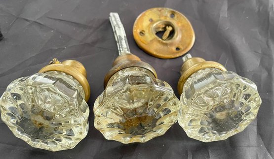 Vintage Glass Doorknobs & Parts