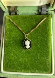 Vintage Small Cameo Necklace