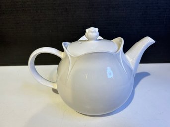 White Sadler Teapot With Rosebud Shape