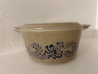 Pyrex One Quart Dish With Lid
