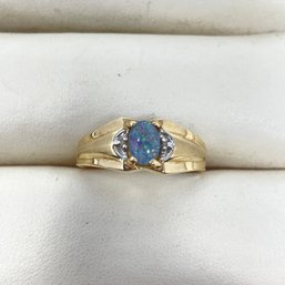 10k Gold Opal Ring 2.83 Grams