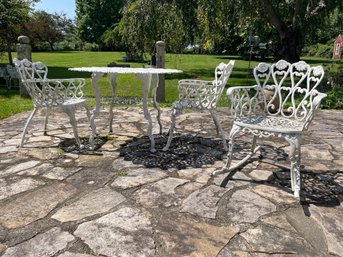 Vintage White Heart And Daisy Patio Set