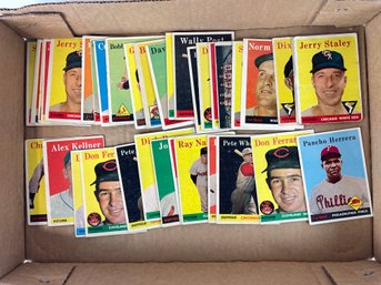 Lot Of 1958 Topps Baseball Cards (17)