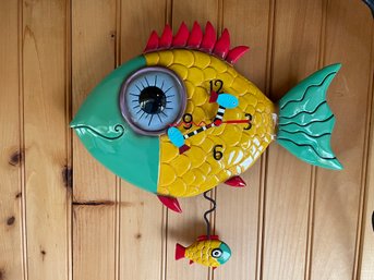 Allen Studio Designs Wide-Eyed Fishy Clock