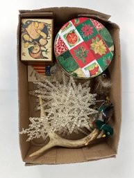 Vintage Christmas Tray Lot