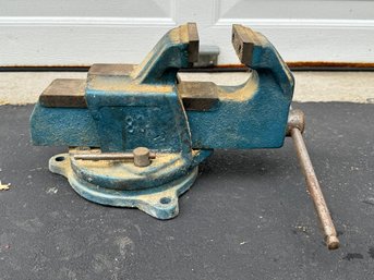 Bench Vise