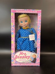 New In Box: Mrs Beasley Family Affair Doll 76145 11 Different Sayings Talking