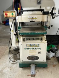 Grizzly G0453PX 15' Planer With Spiral Cutterhead, Polar Bear Series