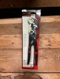 Brand New Adjustable Pliers