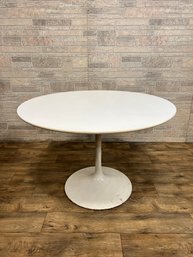 Mid Century Modern Tulip Table, 42' Diameter With Metal Base 28' High Please See Description