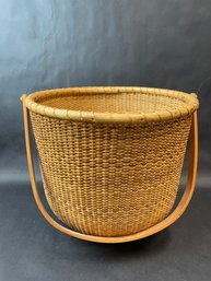 11' Nantucket Style Basket With Handle