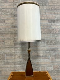 Vintage Obelisk Sculptural Table Lamp With Sinuous Edges By Laurel Cast Brass With Walnut Panels - New Wiring