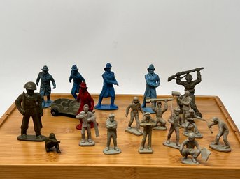 Group Of Vintage Toy Soldier Figures