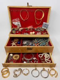 Estate Fresh Lot Of Costume Jewelry!!! Loaded Original Vintage Box!