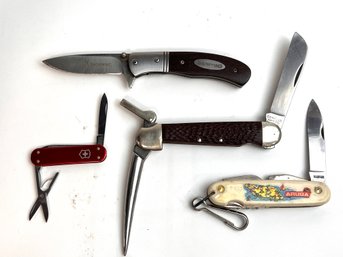 Lot Of Vintage Pocket Knives Including Camillus