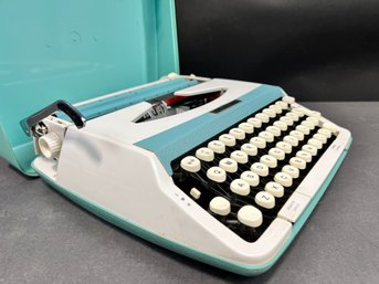 Vintage Smith Corona Corsair 710 Typewriter In Working Condition !!!