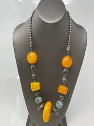 Vintage Necklace With Large Bakelite Or Amber Beads (21)