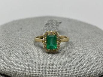 14K Ring With Green Stone (J15)