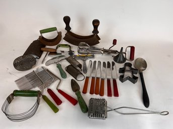 Large Vintage To Antique Kitchen Utensil Lot Bakelite & More