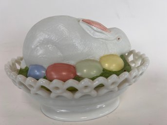 Vintage Westmoreland Rabbit On Easter Egg Nest Covered Dish Rare