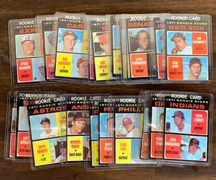 Lot Of 1971 Topps Baseball Cards