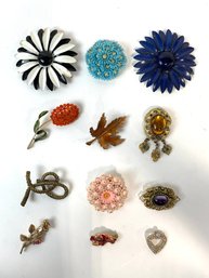 Vintage Costume Jewelry Lot Of Brooches