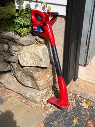 Toro Battery Trimmer