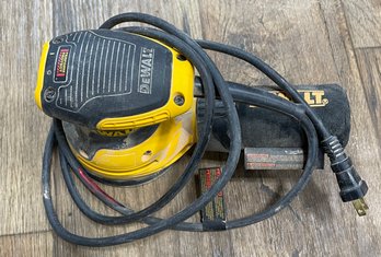 Dewalt DWE6421 Orbital Palm Sander