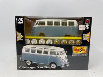 Maisto Volkswagon Van Samba Die Cast Model Kit