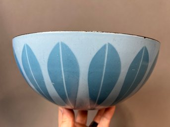 Vintage Catherine Holm Norway Blue Lotus Enamelware 9.5 Inch Bowl