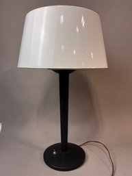 Gerald Thurston For Lightolier In Black Base Table Lamp