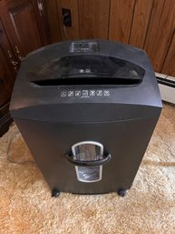 Staples Brand Paper Shredder Model SPL-S302D