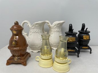 Group Of Salt & Pepper Shakers S2