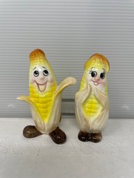 Kitsch Anthropomorphic Corn Salt & Pepper Shakers S13