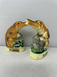 Vintage Florida Aligator Salt & Pepper Shakers S20