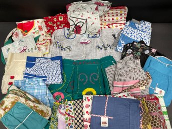 Large Lot Of Vintage Aprons - Many With New Tags !!!
