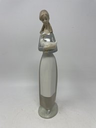 Vintage NAO By Lladro Figure Of A Woman