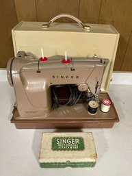 Vintage Singer Sewing Machine Made In Great Britain