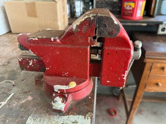 Bench Vise