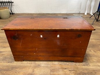 Vintage Lift Top Cedar Chest