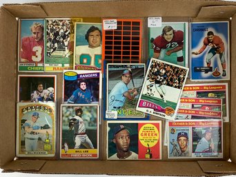 Tray Lot Of Vintage Sports Cards (16)