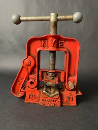 Vintage NYE #70 Vise