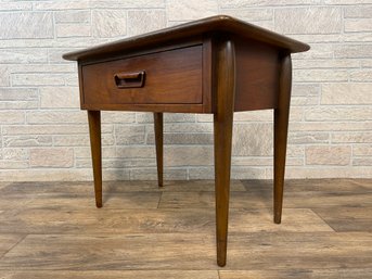 Lane Acclaim Wood Accent Table With Drawer 24' X 17' X 20'