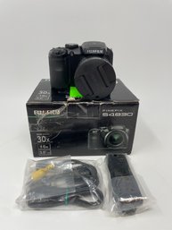 Fujifilm Finepix S4830 16MP Digital Camera Wd 24mm 30X FUJINON Optical Zoom 8GB