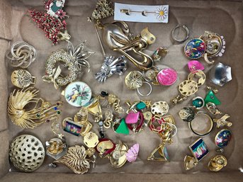 Costume Jewelry Lot (4) Brooches And More