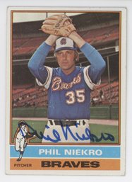 1976 Topps Phil Niekro Signed