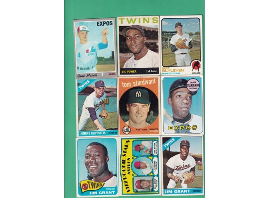 9 Assorted Baseball Cards