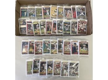 2004 Topps Baseball Cards ! Large Assortment !