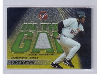 2002 Topps In The Gap Tony Gwynn Authentic Game-worn Jersey Card 0932/1000