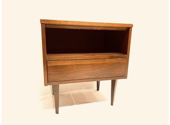 Mid Century Modern Night Stand With One Drawer